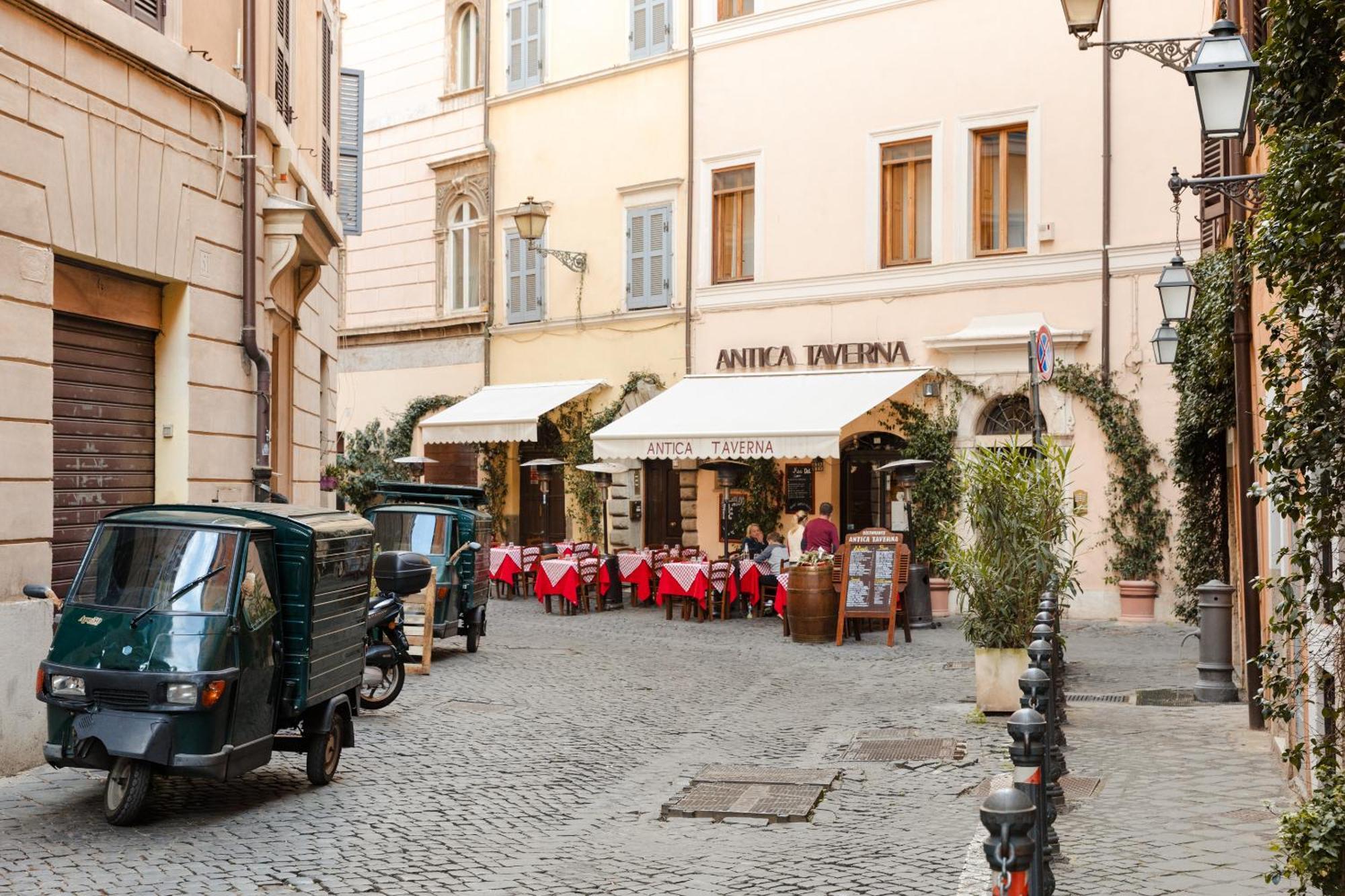 Sonder Palazzo Taverna Roma Esterno foto